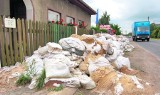 Jelcz-Laskowice: Po powodzi nie posprzątali worków
