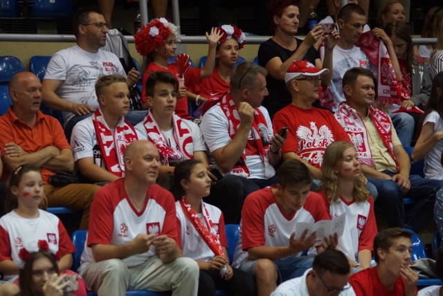Mecz Polska - Hiszpania w Kaliszu. Tak kibice wspierali biało-czerwonych