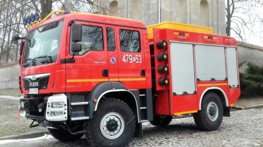 Strażackie Święto w Gminie Poświętne. Nowy wóz bojowy dla miejscowej jednostki i zawody sportowo-pożarnicze. (FOTO) 