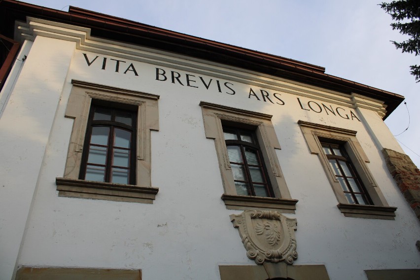 Ideą wystawy „Vita brevis, ars longa" jest szeroki przekrój...