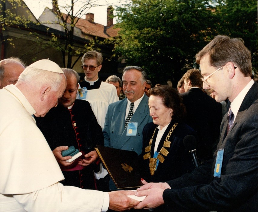Jan Paweł II odwiedził Żywiec 22 maja 1995 roku.
