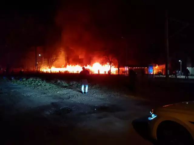 Pożar hali magazynowej w Kętach