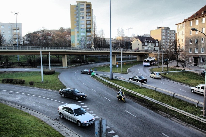 Kładka miałaby być przedłużeniem al. 17 Grudnia i pozwolić...