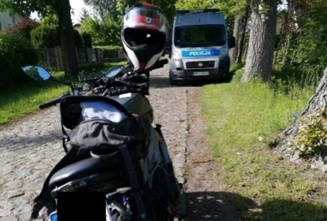 Patrol inowrocławskiej "drogówki" 31 maja w Marcinkowie (gmina Inowrocław) zauważył nadjeżdżający motocykl marki Yamaha