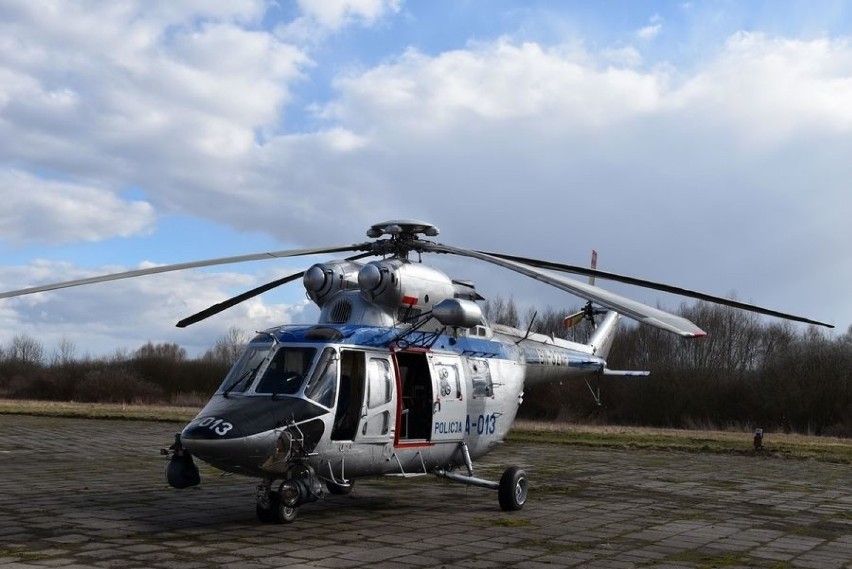 Helikopter policyjny krąży po szczecińskim niebie. “Sokół” przyciąga uwagę mieszkańców
