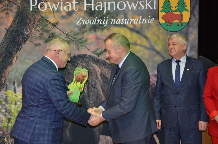 W czasie uroczystości z okazji 25-lecia Powiatu Hajnowskiego...