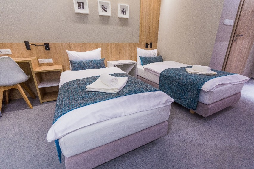 Pokoje typu standard wyposażone są w łóżko o wymiarach 180...
