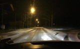 Zima w powiecie puckim. Niespodziewany atak opadów i mrozu zaskoczył drogowców | WIDEO