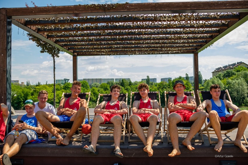 Piłkarze ręczni rywalizowali na Plaży Kantoria w Tarnowie,...