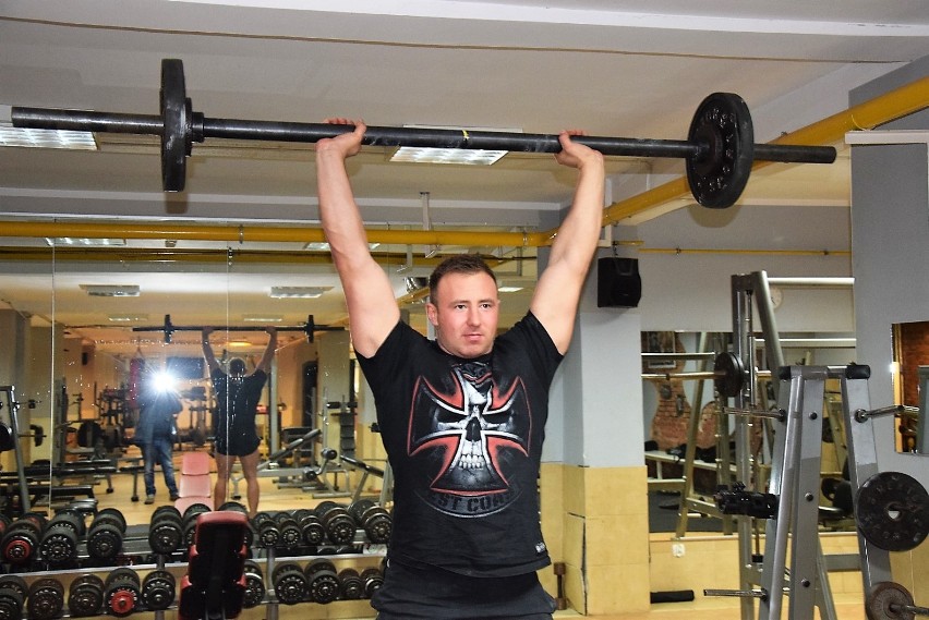 Szczepan Krzesiński, strongman ze Świebodzina przygotowuje...