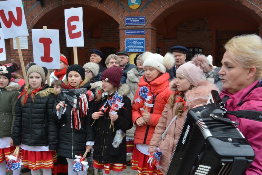 Gniew. Mieszkańcy uczcili Światowy Dzień Kociewia odśpiewaniem hymnu regionu [ZDJĘCIA]