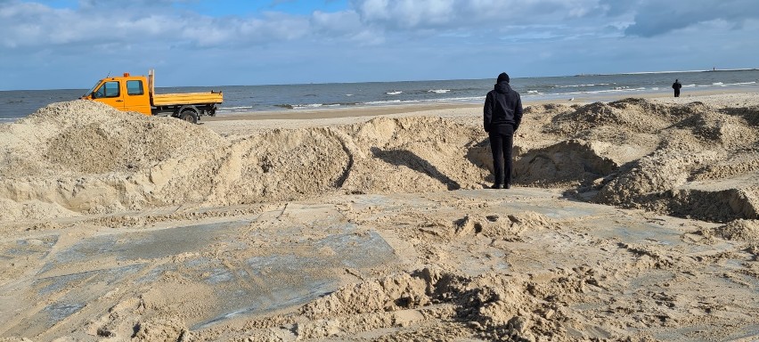 Świnoujście zapłaciło 12 tys. zł za naprawę wejścia na plażę po październikowym sztormie