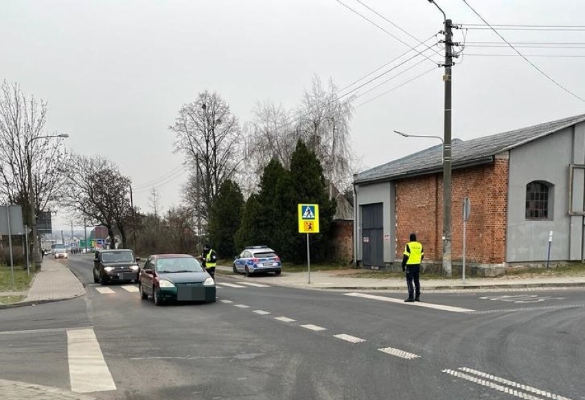 Wypadek na przejściu dla pieszych przy ul. Aliantów w Żninie...