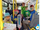 Autobus Uśmiechu na linii Sieradz-Zduńska Wola. Akcja Fundacji Dr Clown. Została zorganizowana z okazji Światowego Dnia Uśmiechu ZDJĘCIA