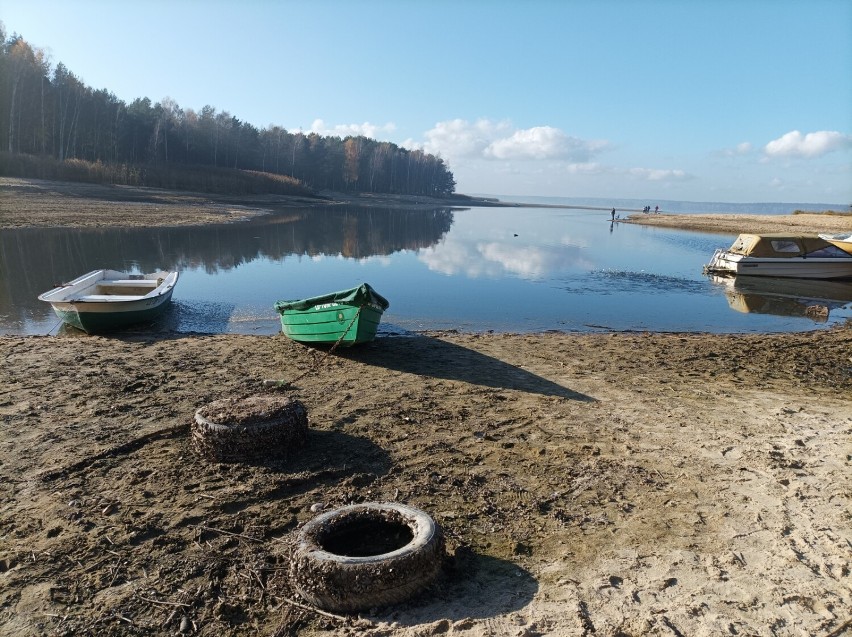 Plaże i port w Treście nad Zalewem Sulejowskim