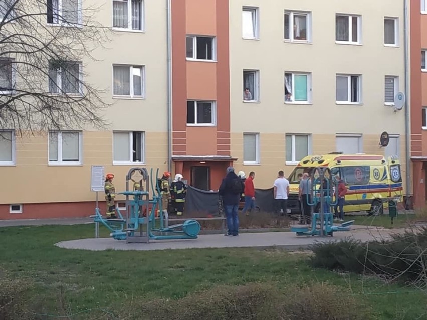 Zgłoszenie o pożarze mieszkania przy ul. Żwirki i Wigury w...