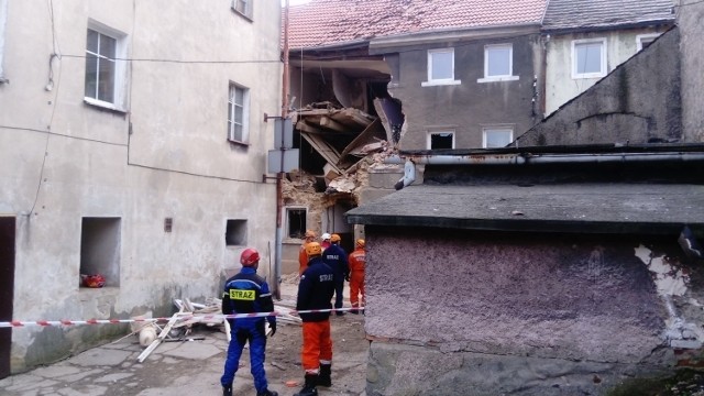 Straż pożarna z Jastrzębia: pomagali po zawaleniu kamienicy w Mirsku