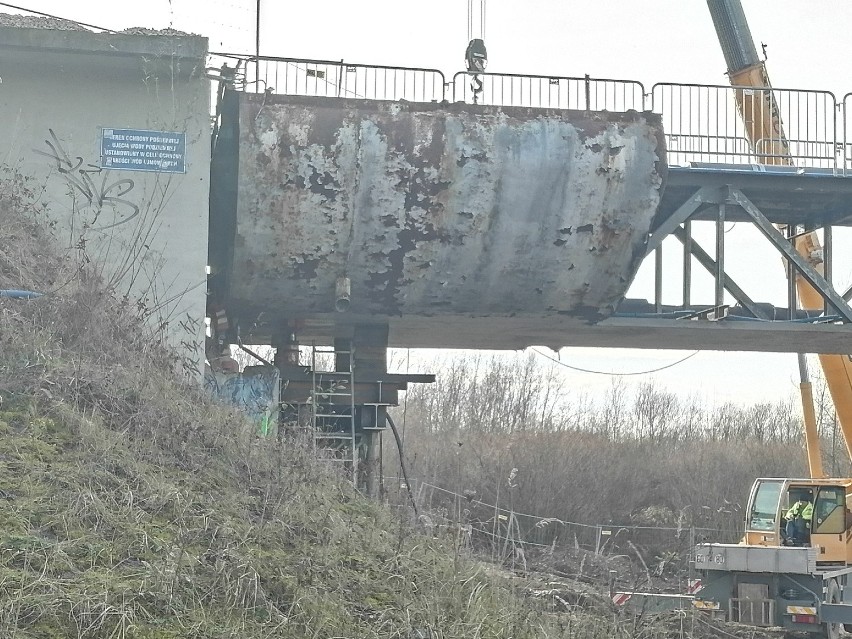 Rozbiórka mostu na Dunajcu w Ostrowie zbliża się do końca