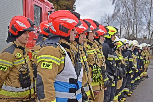 Na terenie bazy PKS Grójec odbyły się ćwiczenia dla wszystkich jednostek Ochotniczych Straży Pożarnych z terenu gminy Grójec oraz Jednostki Ratowniczo Gaśniczej Państwowej Straży Pożarnej w Grójcu.