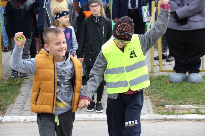 Bezpieczna droga do szkoły w powiecie kraśnickim. Uczniowie z SP w Ludmiłówce uczyli się zasad bezpieczeństwa na drodze