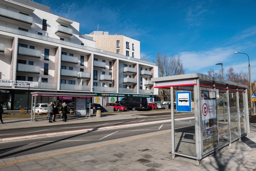 Zmiany na przystankach autobusowych w Warszawie. Usprawnione przesiadki i więcej przystanków stałych