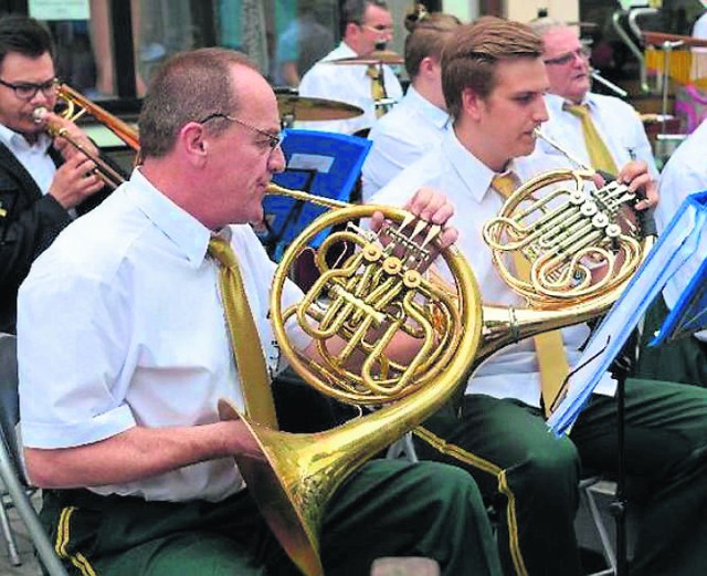 Orkiestra Zastal często występuje na zielonogórskim deptaku, np. w ramach wakacyjnego Lata Muz Wszelakich