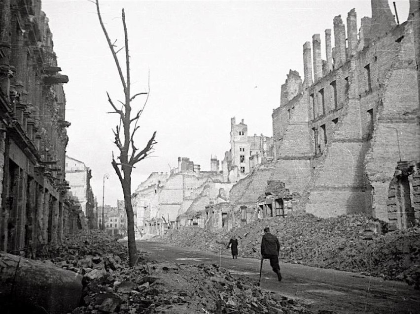 Święto odbudowy Warszawy. 70 lat temu stolica podniosła się...