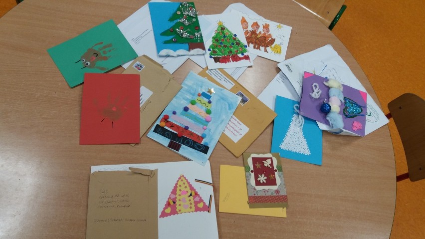 Mysłowice: Dzieci z Przedszkola nr 10 wysłały świąteczne kartki za granicę [ZDJĘCIA]