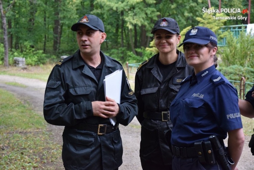 Policjanci i strażacy z Tarnowskich Gór 16 lipca odwiedzili...