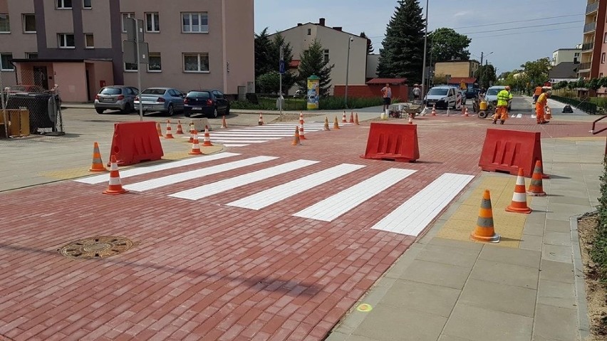 Pierwsze w Starachowicach wyniesione skrzyżowanie i przejście dla pieszych (ZDJĘCIA)