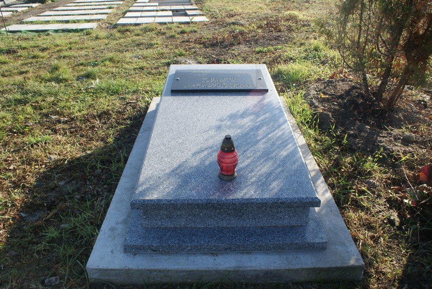 Najstarszy cmentarz w Dąbrowie Górniczej: tu spoczywają...