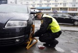 Kraków. Zdjął blokadę z koła, ale daleko nie odjechał