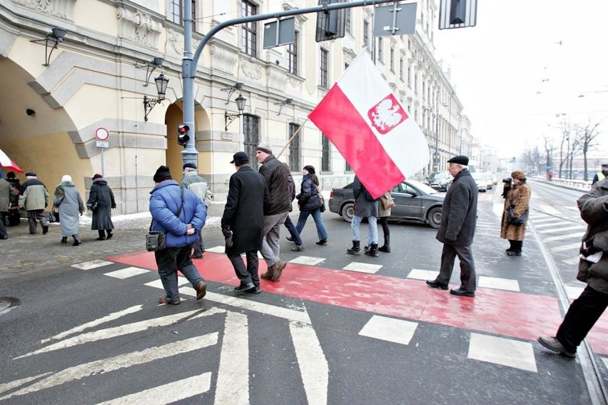 Wrocław: Prawo i Sprawiedliwość przeszło ulicami miasta (ZDJĘCIA)