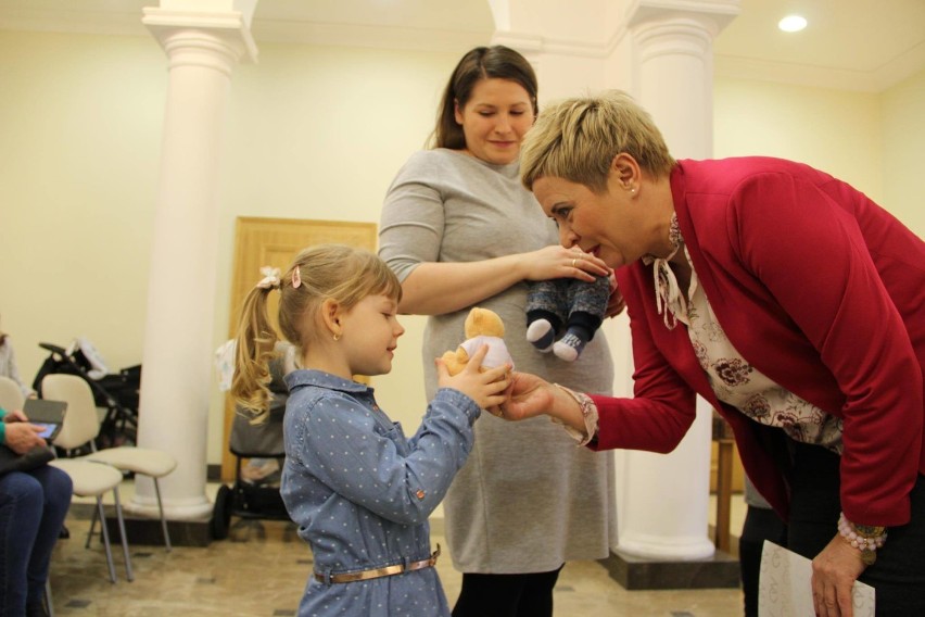 Ostrowska rodzina wciąż rośnie! Kolejne maluchy zostały powitane w Ostrowie Wielkopolskim