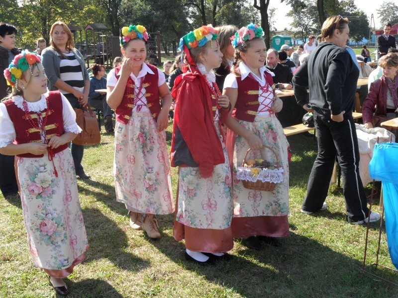 Sprawni i niepełnosprawni z powiatu lublinieckiego bawili się na festynie w Kochanowicach