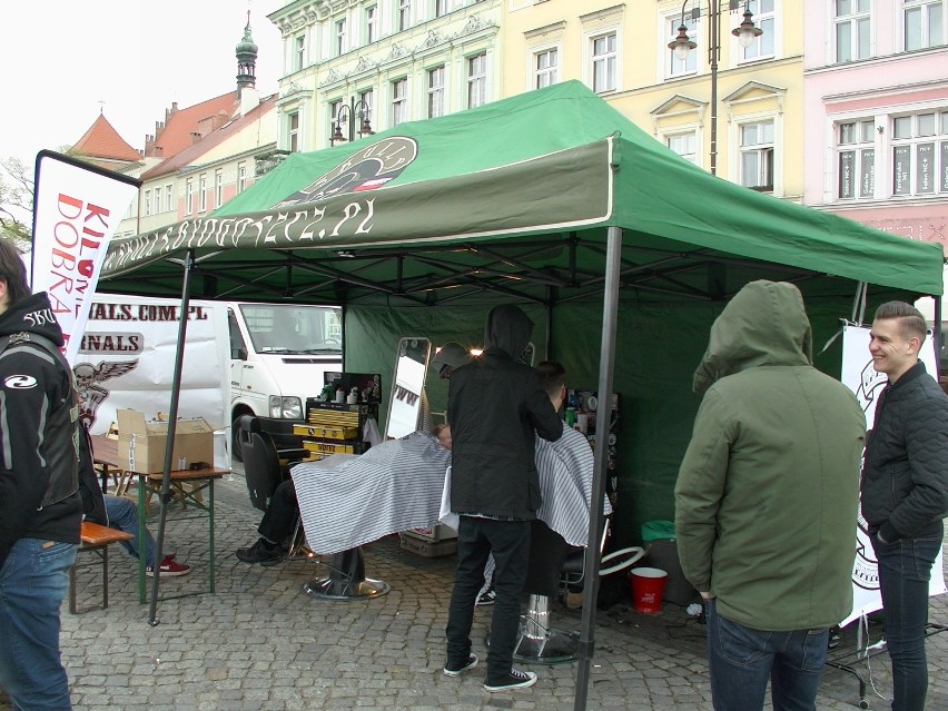 Akcja zbiórki krwi "Motoserce" na Starym Rynku w Bydgoszczy [zdjęcia]