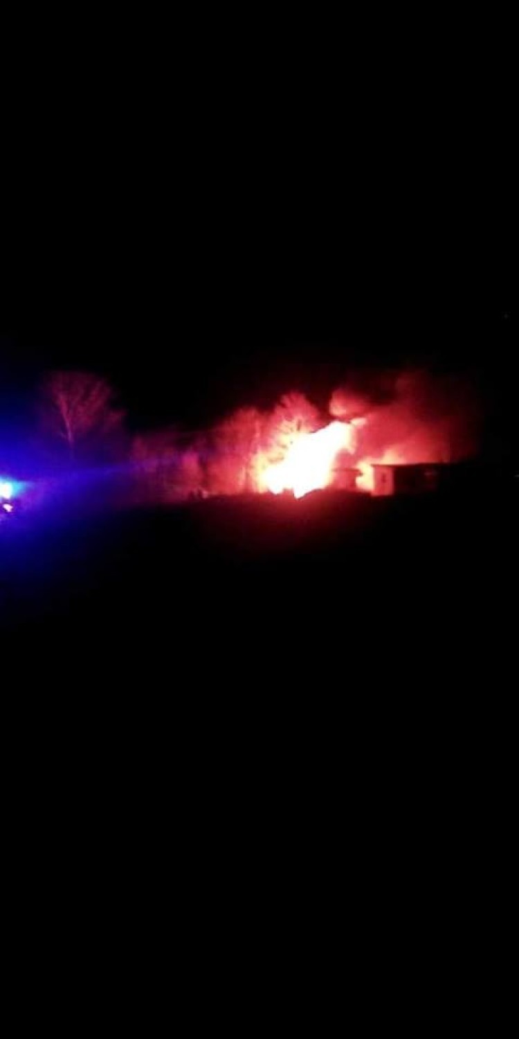 W nocy wybuchł pożar domu pod Damasławkiem. Jak informuję strażacy budynek spłonął doszczętnie 