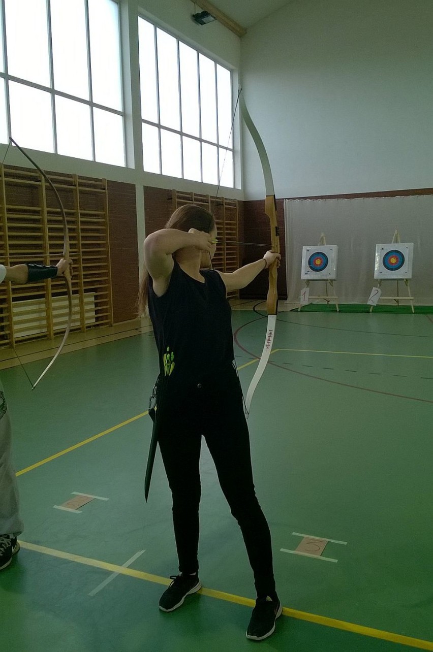 Zawodnicy Archery Klub Munin podczas zawodów w Zalesewie.