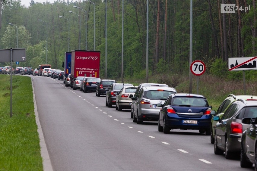 Majówka na drogach. Korki na drodze nad morze