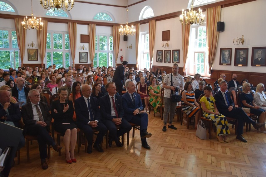 Koniec roku w szkołach powiatu szczecineckiego. Laury dla najlepszych [zdjęcia]