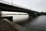 Zwłoki mężczyzny znalezione w wodzie przy Moście Cłowym 