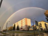 Niezwykłe zdjęcia tęczy w Radomiu. Zobacz wspaniałe zjawisko meteorologiczne i optyczne w obiektywach internautów. Zdjęcia