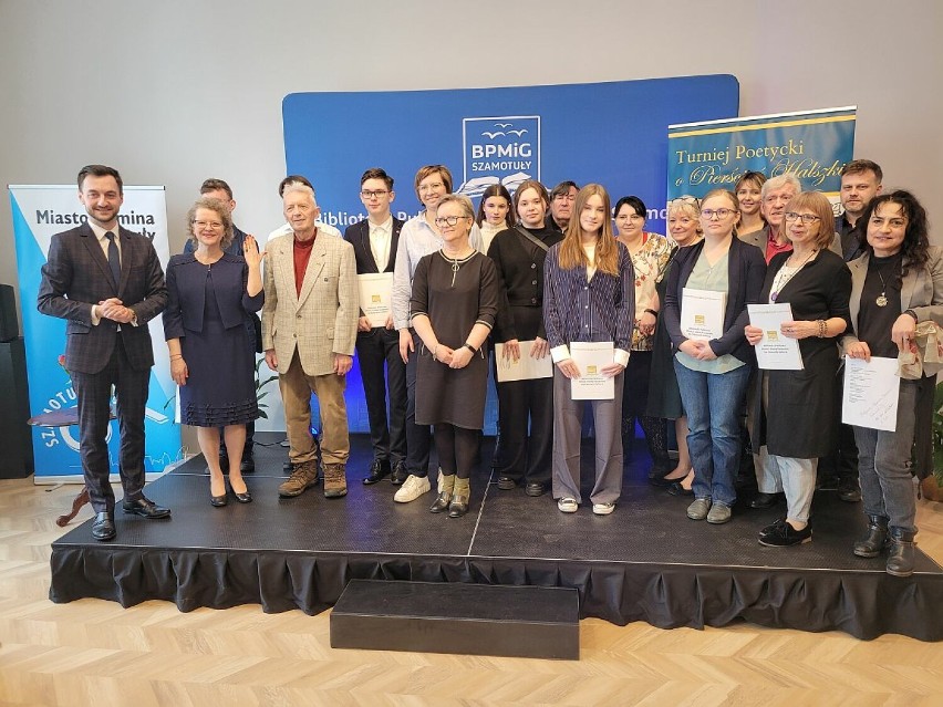 Turniej Poetycki o Pierścień Halszki odbył się już po raz piąty! Zmagania podjęło 15 uczestników, którzy zaprezentowali swoje wiersze