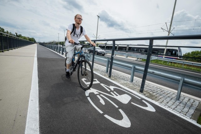 Otwarcie drogi rowerowej na wiadukcie WOŚP było ostatnim elementem spięcia trasy na górnym tarasie.