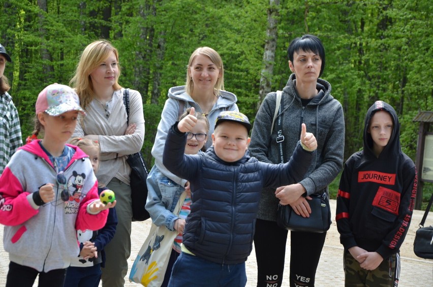 Hajnówka. Ukraińcy z wizytą u żubrów w Rezerwacie Pokazowym Białowieskiego Parku Narodowego