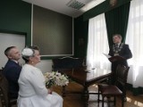 Burmistrz Strzyżowa udzielił pierwszego ślubu w muzeum. Przysięgę złożyli sobie Katarzyna i Robert