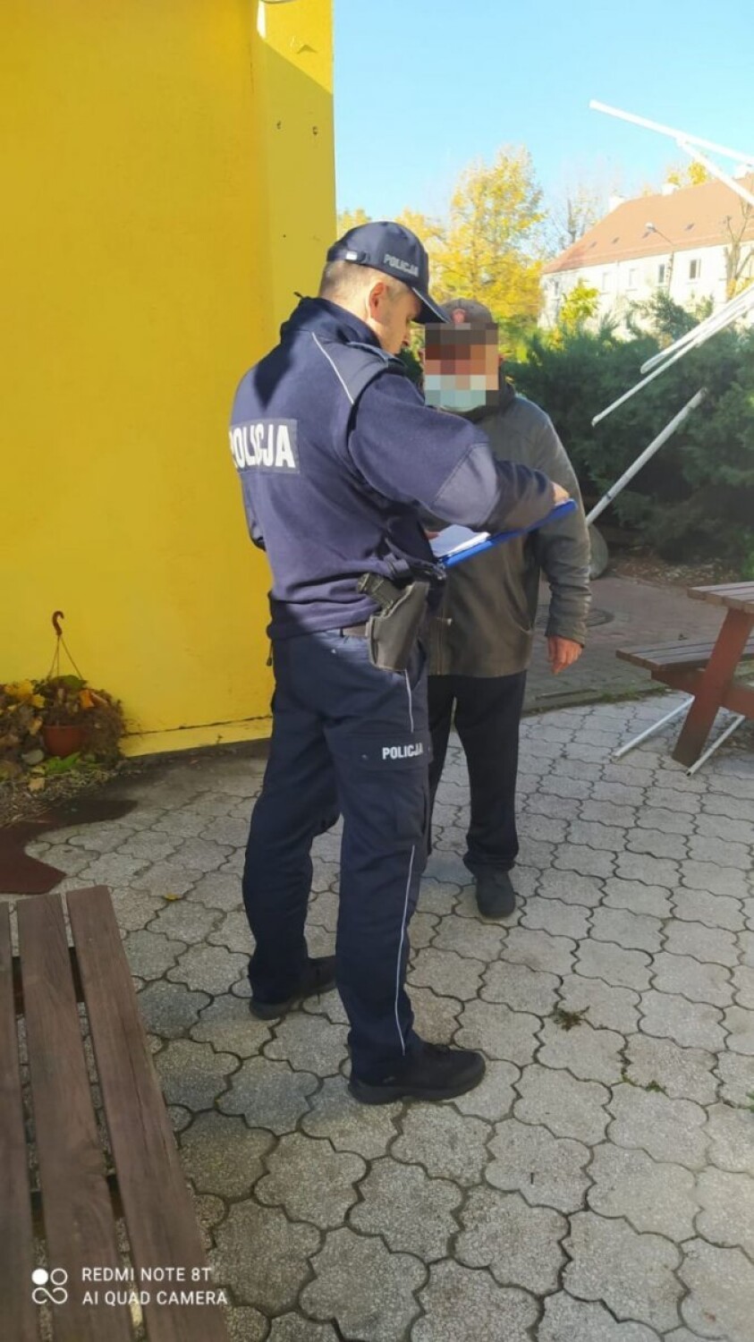 Oleśniccy policjanci kontrolują miejsca, gdzie przebywają bezdomni