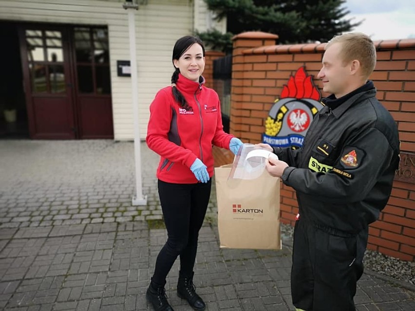 #zarażamydobrem. Motocykliści z grupy APC Motopasja dostarczyli przyłbice ochronne