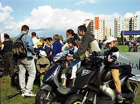 Scena pełna była muzyki, śpiewu i tańca. Fot. O. Górny