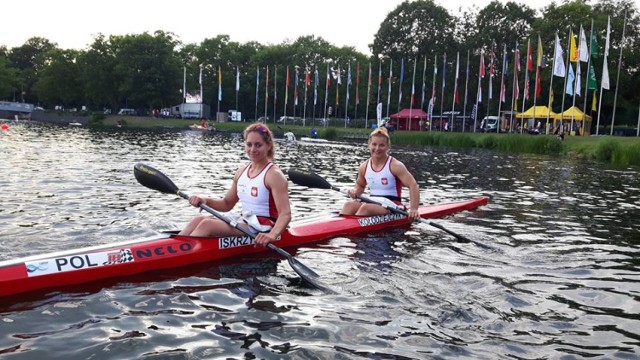 Katarzyna Kołodziejczyk (z prawej) walczy dziś w finale A K2 500 m